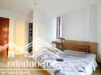 Cho Thuê Căn Hộ Cao Cấp Mới - Có Balcony - Rộng 32M2 - Đường Cách Mạng Tháng Tám Q3
