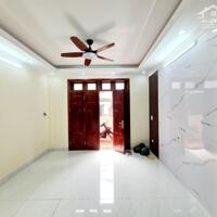 Bán nhà Đàm Quang Trung,Long Biên 5 tầng,30m,mt4m gần oto nhỉnh 5 tỷ