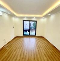 Bán nhà Đàm Quang Trung,Long Biên 5 tầng,30m,mt4m gần oto nhỉnh 5 tỷ