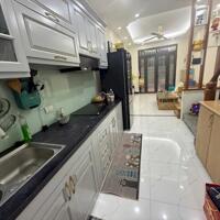 Chủ chuyển nhà lên phố nên nhờ em bán căn nhà 5 tầng tại Kim Hoàng, 30m2, đầy đủ nội thất
