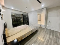 (Hiếm) Chính Chủ Bán Căn 2 Phòng Ngủ- 2 Vệ Sinh99M2, Ban Công Đông Nam, 2 Ngủ Sáng. Giá Bán 9 Tỷ Royal City