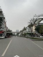 Đừng Vội Lướt Qua , Em Có
Siêu Phẩm Nguyễn Văn Huyên 6T Thang Máy - Ô Tô Tránh Kinh Doanh 18.5 Tỷ