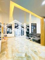 Bán Nhà Riêng 50M2 Nguyễn Văn Cừ, Thang Máy, Full Nội Thất, Trung Tâm Phố, An Sinh Tuyệt Vời
