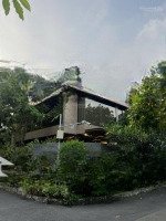 Bán Biệt Thự Góc Phú Mỹ Hưng, 99 Tỷ, 300M2, Thiết Kế Hiện Đại, Tiện Ích Đầy Đủ, Có Thang Máy