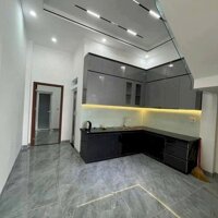 Nhà mặt tiền mới xây 1 lầu 1 trệt 3.2 tỷ/142m2, sổ riêng, đường thông