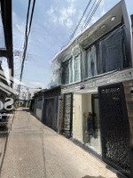 Bán Nhà Mới Đẹp Hiện Đại Full Nội Thất Ở Liền Hẻm 160 Thông Ra Hẻm 88 Đường Nguyễn Văn Quỳ ,Quận 7