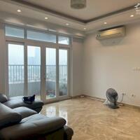 Nhanh tay sở hữu căn hộ chung cư Lô góc 3PN + 2WC, diện tích 108m2 tại Thành Thái, Dịch Vọng, Cầu Giấy, Hà Nội. Căn hộ được thiết kế hiện đại, nội thất cơ bản đầy đủ