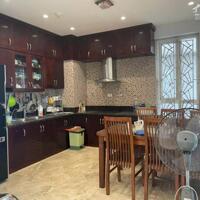 Nhanh tay sở hữu căn hộ chung cư Lô góc 3PN + 2WC, diện tích 108m2 tại Thành Thái, Dịch Vọng, Cầu Giấy, Hà Nội. Căn hộ được thiết kế hiện đại, nội thất cơ bản đầy đủ