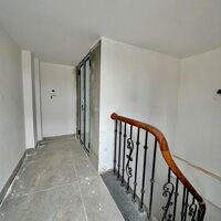 Bán nhà 5 tầng trong ngõ mễ trì từ Liêm Hà Nội