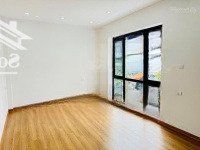Bán Nhà Giang Biên Phố, Ô Tô Đỗ Cổng, Gần Ubnd, Trạm Y Tế: Diện Tích: 44M; 5T; 5.1 Tỷ (Ctl)