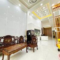 Bán nhà Mặt Tiền ngay CoopMart Ngã Tư Thủ Đức, 126 m2 ,4 lầu , Nhỉnhn12 tỷ