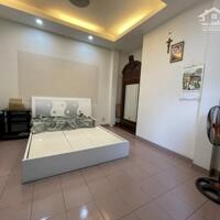 10 TỶ HƠN - NHÀ ĐẸP 6 TẦNG 8PN - NGUYỄN KIỆM PHÚ NHUẬN - HẺM XE HƠI - 30M RA MT - SỔ NỞ HẬU