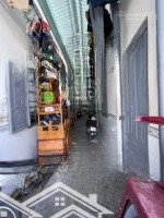 Bán Nhà Cấp 4Diện Tích18X40.Diện Tíchthực 600M2..Phul Thổ Cư. 10 Phòng Ngủcó Dòng Tiền30/ Tháng....
......... Giá 13T