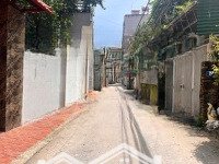 Bán Nhà Nguyễn Văn Cừ, 45M2, 2T, Mt: 3.7M, 5.5 Tỷ. Cách 20M Ra Mặt Phố, Ngõ Trước Nhà Rộng 3M
