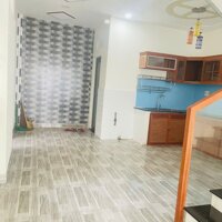 Nhà rộng ô tô đậu cửa, cạnh bank ACB Lạc Long Quân, 5.5 tỷ