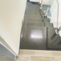Nhà rộng ô tô đậu cửa, cạnh bank ACB Lạc Long Quân, 5.5 tỷ