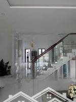 Tnhà Phố Chuyên Gia.
Nd: 70M Thổ Full Odt.
Cách 5 Phút Đến Tthc.
Đối Diện Tiện Ích Nội Khu Công Viê