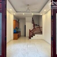 NHÀ MỚI Ở LUÔN phố Xuân Đỗ- Long Biên 30m2 5 tầng, mặt tiền 5.5m, 5.2 tỷ.