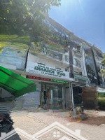 Bán Nhà Mặt Tiền Đường D4 Khu Himlam, Tân Hưng, Q.7 Giá Bán 32Tỷ. Liên Hệ: 0909380892 Vũ