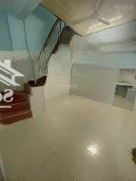 Cho Thuê Nhà Có 2 Phòng Ngủ Lầu Đúc Hẻm 120 Thích Quảng Đức, P4, Phú Nhuận