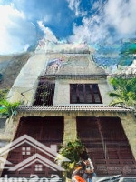 Cho Thuê Nhà Đường Nguyễn Trọng Tuyển, P8. Dt: 7X20M. 1 Trệt 3 Lầu. Nhà Đẹp. Giá 36 Triệu/Tháng.