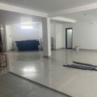 Mặt bằng kinh doanh Phạm Văn Đồng 90m2 giá 12tr/th