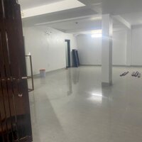 Mặt bằng kinh doanh Phạm Văn Đồng 90m2 giá 12tr/th