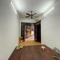 Cho thuê nhà ba gác Hào Nam KD kết hợp ở, 4 tầng, 32m2, 4 ngủ, 13 Triệu