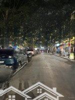 Bán Gấp Nhà Cạnh Hồ Linh Quang, Đống Đa - 70M - 7 Tầng Thang Máy - Giá Nào Cũng Bán!