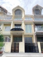 Cho Thuê Nhà Biệt Thự Mới Kdc Himlam Quận 7 Dt: 7.5X20M Đường 16M, View Hồ Giá: 75 Triệu Liên Hệ: 0931353298