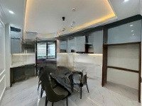 Cực Hiếm! Tòa Văn Phòng Cao Cấp- 9 Tầng Thang Máy- Khu Vực Trung Tâm Quận Cầu Giấy.