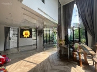 Cho Thuê Bt Hoa Sữa 340M2, Hoàn Thiện Đẹp, Đường Thông Thoáng, Full Nội Thất, Giá Bán 55 Triệu/Tháng