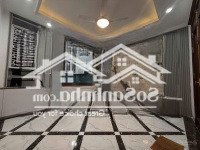 Bán Nhà Riêng Tại Phố Tân Mai,Hoàng Mai,33M*5Tầng Nhỉnh 5Tỷ,Ngõ Nông,Sát Phố,10M Ra Oto Tránh