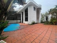 Cần Cho Thuê Biệt Thự Khu Compound Cao Cấp Ở Thảo Điền , Đẹp Sang 4000Usd , Có Hồ Bơi 700M2