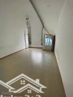 Nhà Nguyên Căn Đường Cách Mạng Tháng 8, Quận 10