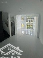 Tòa Nhàmặt Tiềnbàu Cát, P14. Dt: 7X25M. 1 Hầm Nổi 5 Lầu. Sàn Suốt. Thang Máy. Giá 70 Triệu/Tháng.