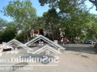 Bán Biệt Thự Trần Kim Xuyến 200M2, 4 Tầng, Lô Góc Vị Trí Đẹp Nhất