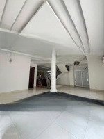 Cho Thuê Biệt Thự Võ Văn Tần, Quận 3. Giá:140 Triệu, Dtsd:220 M2. Kc: Trệt,3 Lầu, St.