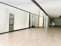 Nhà Cho Thuêmặt Tiềnhậu Giang, P4. Dt: 9X30M. 1 Trệt 2 Lầu Trống Suốt. Giá 65 Triệu/ Tháng.