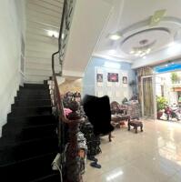 Bán nhà Vị Trí KD ngay Lý Thường Kiệt, DT:4.5x12m [nở hậu], 3 Tầng Kiên Cố, Cách MT 50m. Chỉ 8.5 tỷ