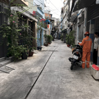 Bán nhà hai mặt hẽm quận 11 - Sát quận 10 - 3 tầng BTCT - 6.5 tỷ