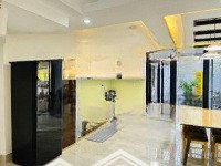 Bán Nhà 2Tmặt Tiềnđ.10M5 Lề 5M Ngay Trên Trục Thông Ra Bãi Tắm- Diện Tích: 208M2 Ngang 8M-Xây Max 7Tầng-Chỉ 9 Tỷ