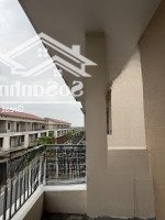 Bán Căn Nhà Sẻ Khe Tại Dự Án Centa City, Thủy Nguyên, Hải Phòng. Đối Diện Vườn Hoa.