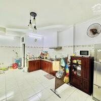 Bán nhà mặt tiền kinh doanh Nguyễn Văn Đậu, P11, Bình Thạnh, 82m2, 4 tầng, giá rẻ