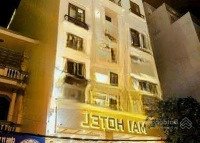 Bán Nhà Mặt Phố Yên Phụ,Diện Tích100M2 X 3 Tầng, Mặt Tiền 10M, Lô Góc, Giá Bán 42 Tỷ.