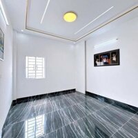 Nhà trệt lầu mới 3 phòng ngủ, gần Đài Truyền hình Cần Thơ