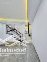 Phân Lô Lạc Trung - Ô Tô Đỗ Tránh - Kinh Doanh Văn.
Phòng - Thang Máy Xịn