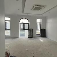 Cho thuê văn phòng Him Lam Vạn Phúc dt 91m2 mt 7m chia 2 phòng giá 12tr/tháng