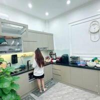 Bán  nhà đẹp Dốc Tam Đa, Quận Tây Hồ 5 tầng, mặt tiền 5.1m, diện tích 46m2