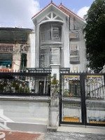 Bán Nhà Việt Hưng, Long Biên 130M2 3 Tầng 18.5 Tỷ. Biệt Thư Sân Vườn Trong Lòng Thành Phố